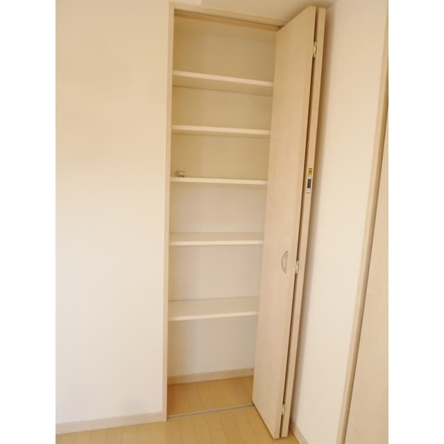 Room image 16
