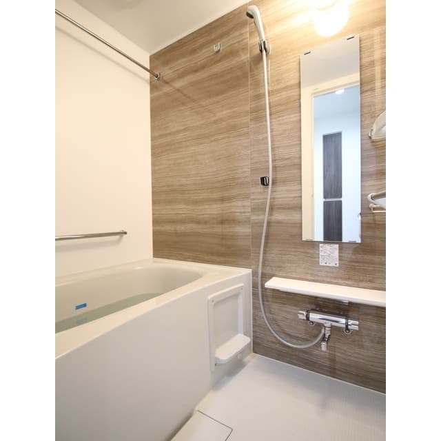 Room image 10