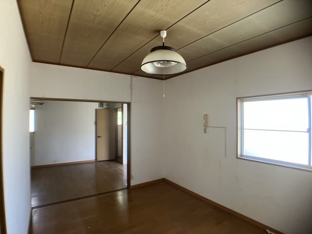 Room image 13