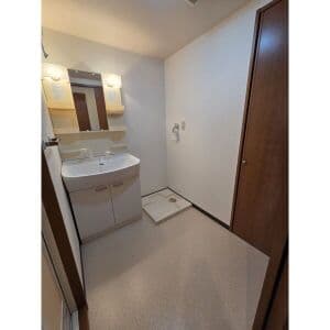 Room image 13