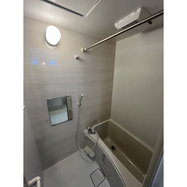 Room image 16