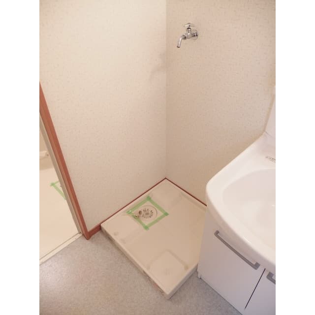 Room image 16