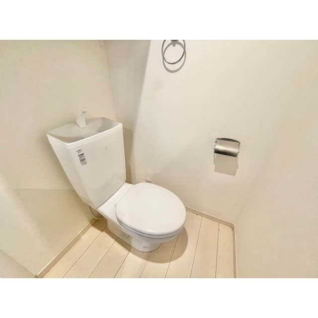 Room image 11