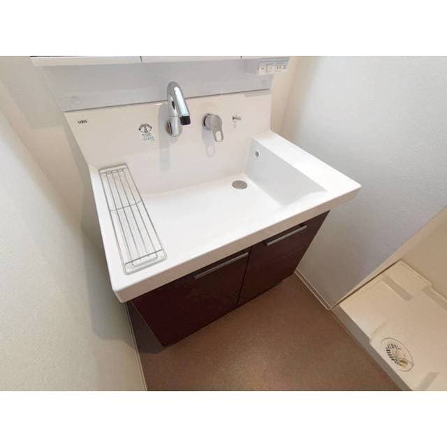 Room image 15