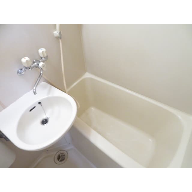 Room image 10