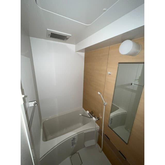 Room image 16