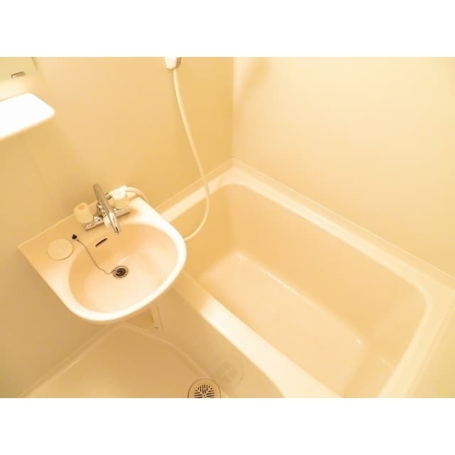 Room image 10