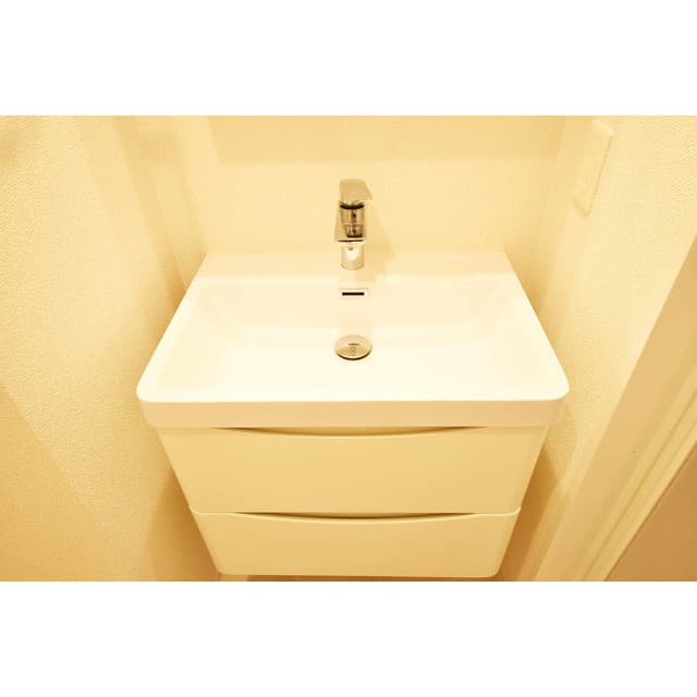 Room image 13