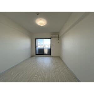 Room image 12