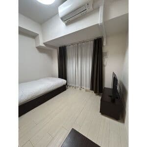 Room image 11