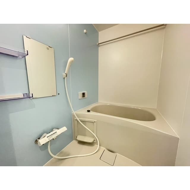 Room image 10