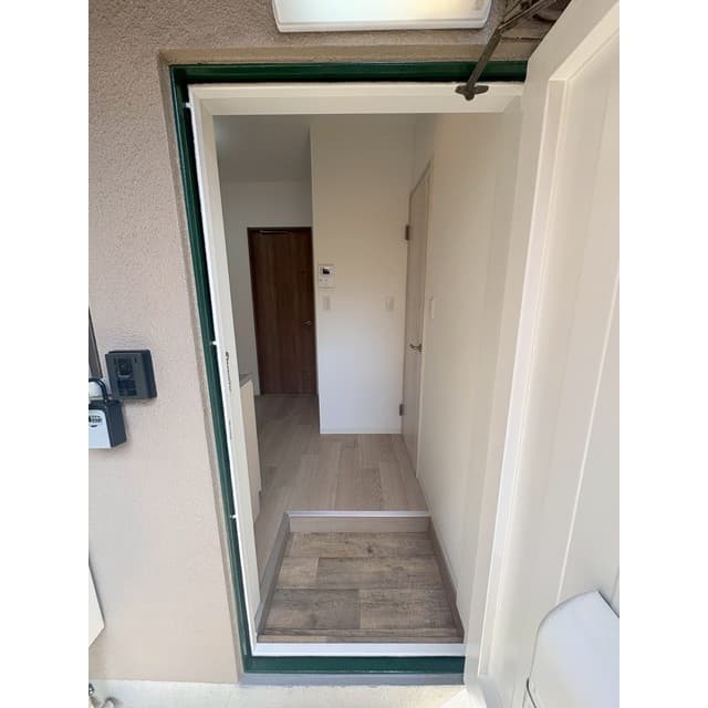 Room image 15