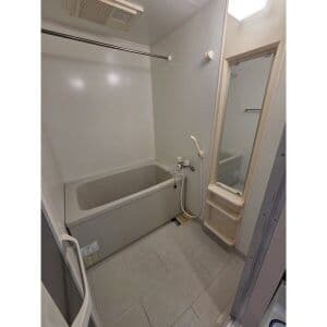 Room image 9