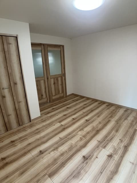 Room image 15