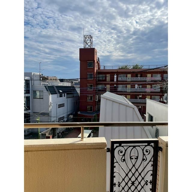Room image 15
