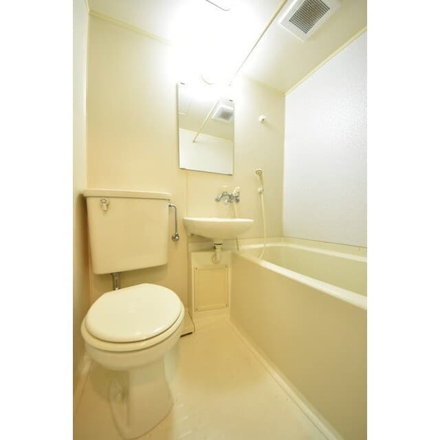 Room image 11