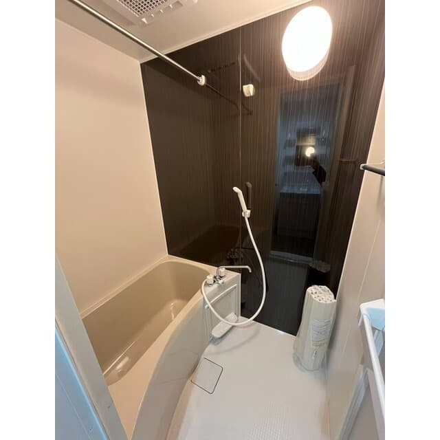 Room image 10