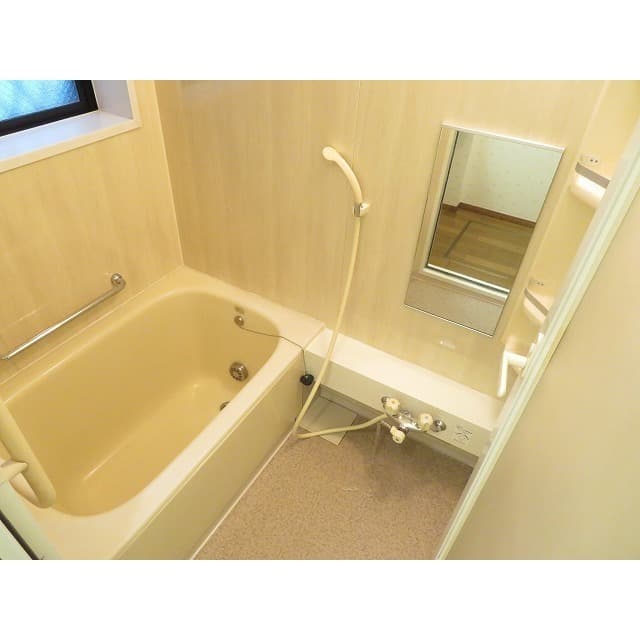 Room image 9