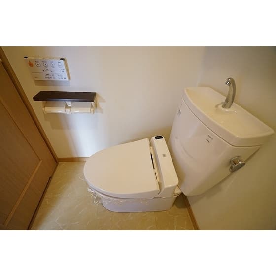 Room image 11