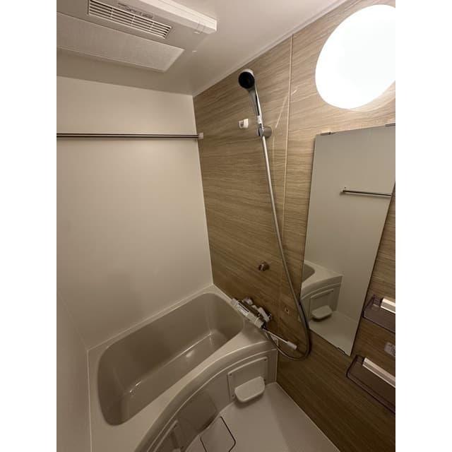 Room image 10