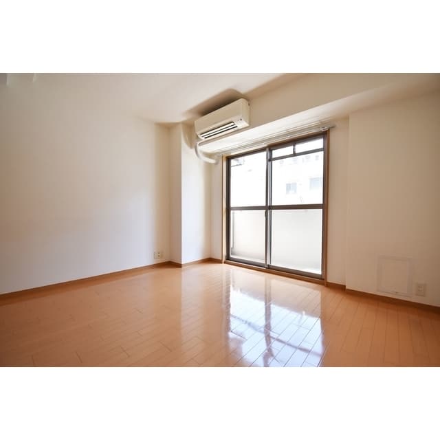 Room image 15