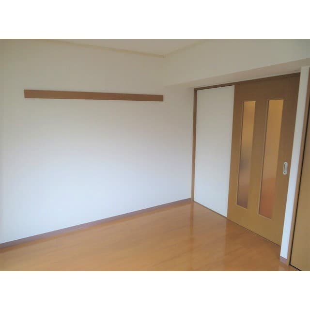 Room image 16
