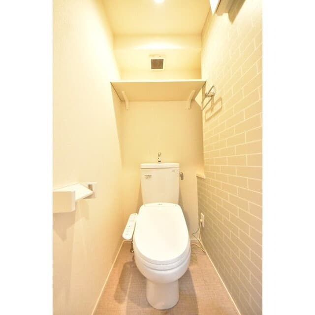 Room image 10