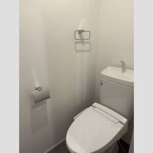 Room image 8