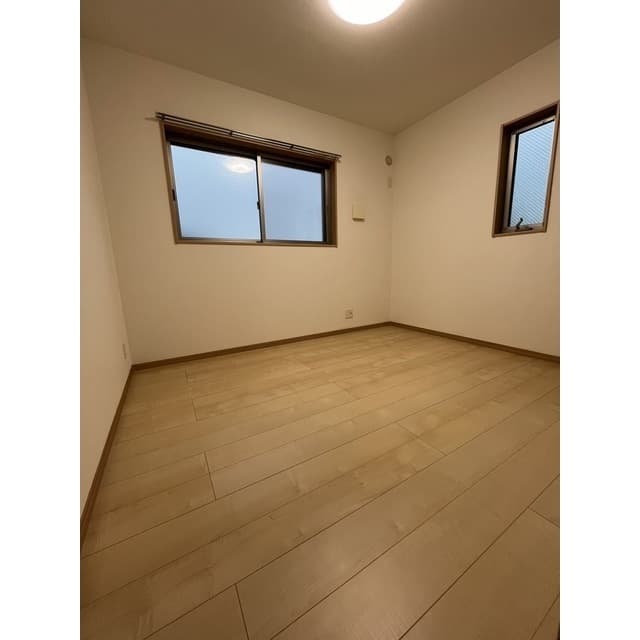 Room image 14
