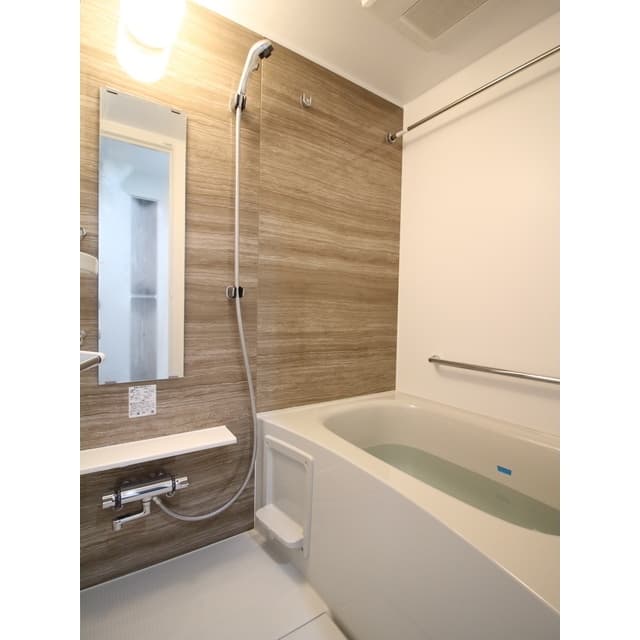 Room image 10