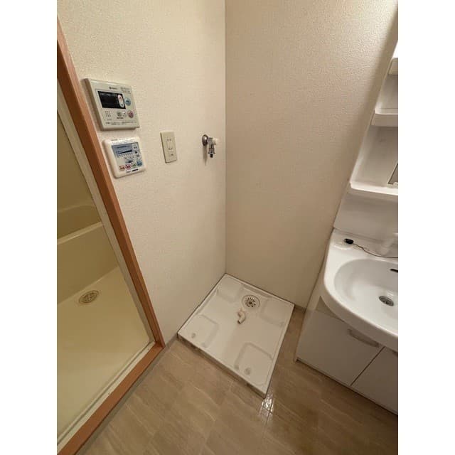 Room image 13