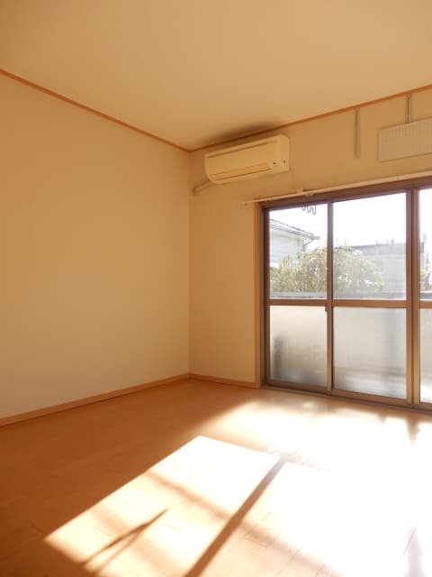 Room image 15