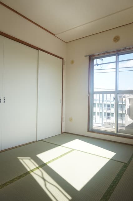 Room image 13