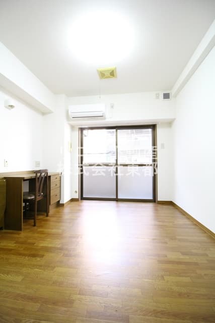 Room image 14