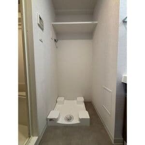 Room image 16
