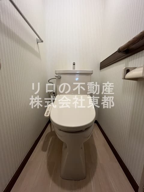 Room image 8