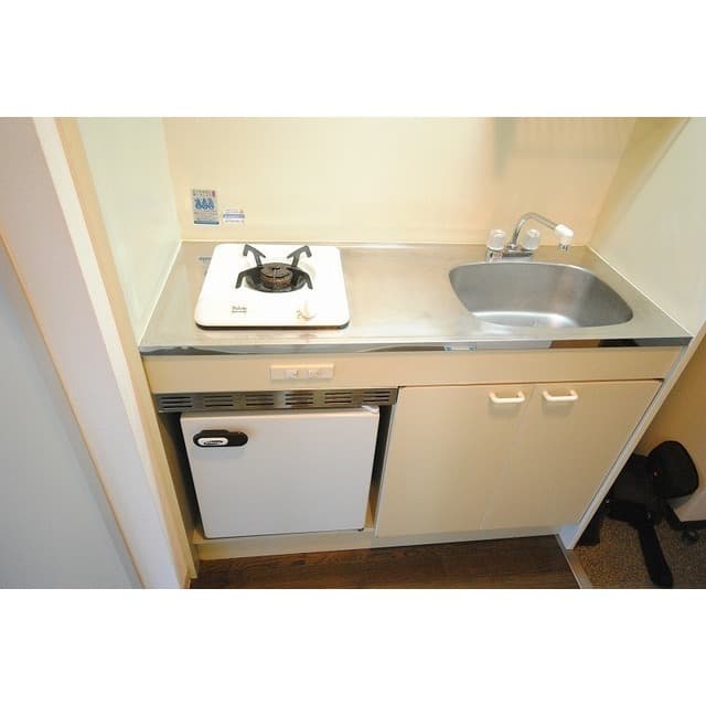 Room image 8