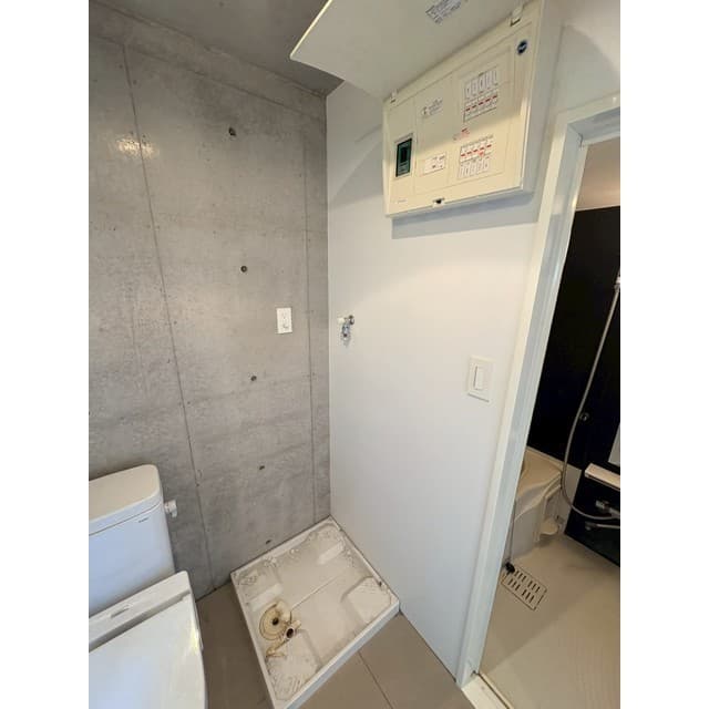 Room image 8