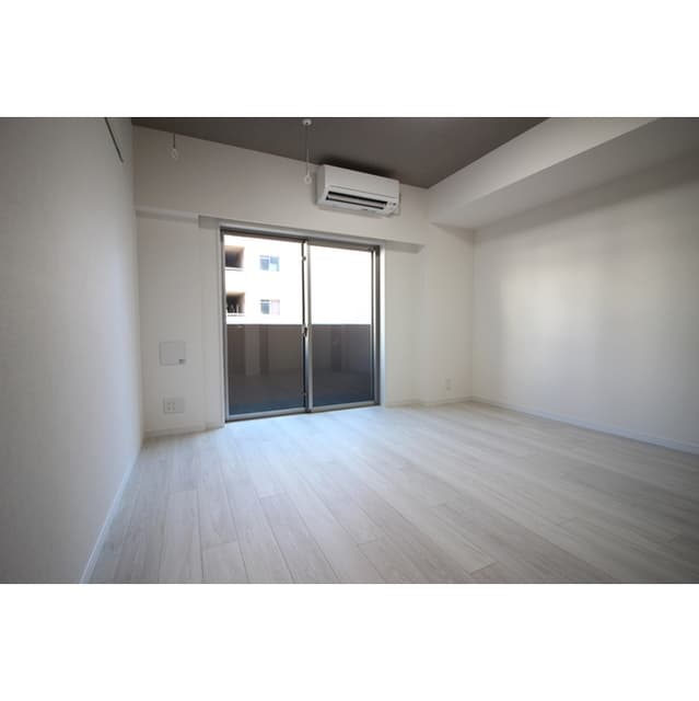 Room image 16