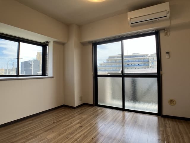 Room image 14