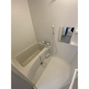 Room image 8