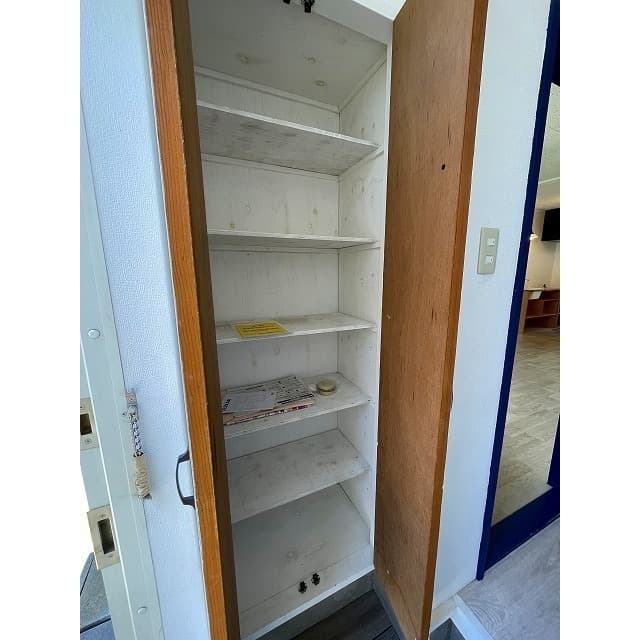 Room image 16