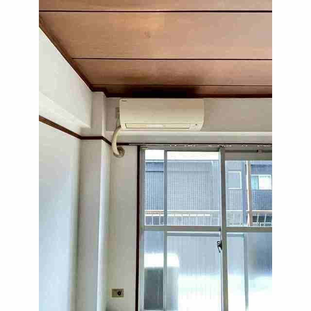 Room image 10