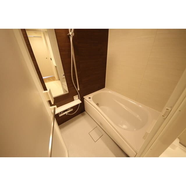 Room image 15