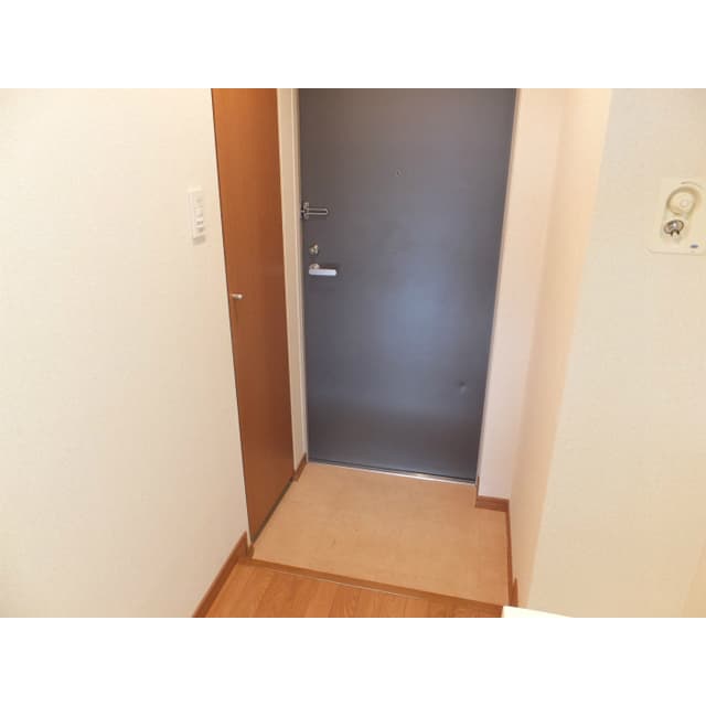 Room image 16