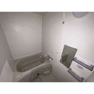Room image 9