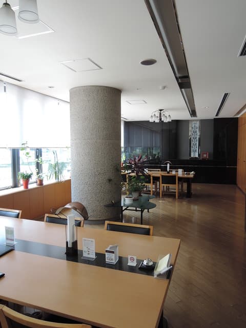 Room image 12