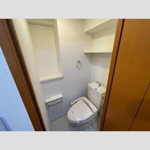 Room image 8