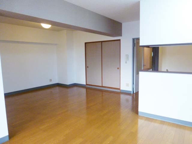 Room image 16
