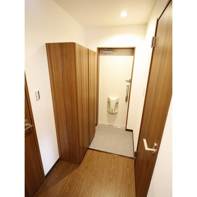 Room image 9